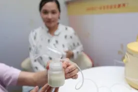 “奶水太多, 可以分给丈夫喝吗? ”不妨听听过来人的真心话图片