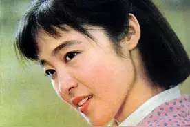 借《高山下的花环》成名，32岁丧夫40岁离婚，63岁盖克如今怎样了图片