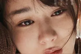 中国首部女性独白剧《听见她说》“杨紫演绎的小雨让人瞬间泪目”图片