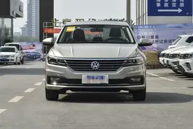 朗逸PLus，皮实耐开，月销量数一数二的家轿，买它有面子。图片