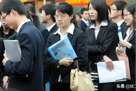 “211大学硕士被嫌弃”背后，藏着比研究生文凭贬值更严重的现象图片