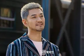 网剧《怪你过分美丽》第28-30集剧情：莫爸爸被投资公司诈骗百万图片