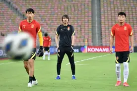 无论李铁是推卸责任还是抱怨，中国国家队的困难就摆在那里图片