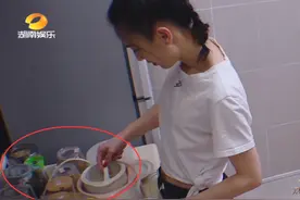 再现青春的密码——芳华二十一胶原蛋白肽图片