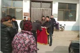 邯郸80后连续三年资助贫困大学生图片