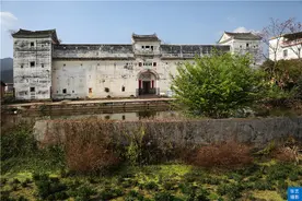 广东河源围龙屋曾是地主宅院，坚固易守难攻，是兵家必争之地图片