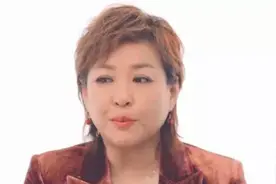 知名主持人李静哭诉过去一年经营困难：为了生存，转型做直播图片