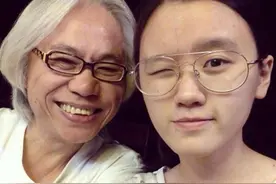 生不起孩子、同居8年不结婚，爱上大40岁“老头”的她后悔了吗图片