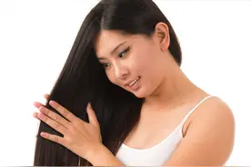 头发干燥用“发膜”还是“护发素”？两种都可以，但千万别用错了图片