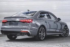 零百4.7秒的“性能猛兽”，奥迪S4实车，搭3.0T+8AT图片