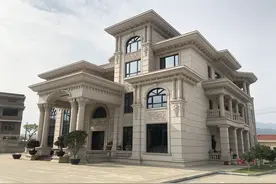 只有福建人才盖得出来的三层豪华别墅图片