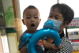 宝宝18个月，打卡上海海洋水族馆图片