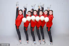 大饱眼福！姿态万千颜值傲人带球耍杂！中国艺术体操队拍摄写真图片