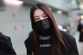 筷子兄弟王太利之女王婉辰现身机场，小露马甲线吾家少年初长成图片