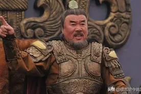 赤壁之战时，曹操的谋士都在干什么？为何赤壁之战大败？图片