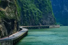 四川惊现“中国最美水上公路”！全程免费图片