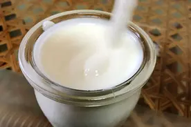 喝酸奶的时间也有讲究，什么时间喝，要选对了图片