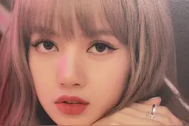 韩国最火女团成员，人间芭比LISA图片