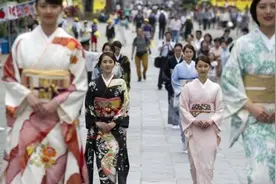日本游客到中国疯狂购物，最爱中国的这三样，你知道是哪三样吗？图片