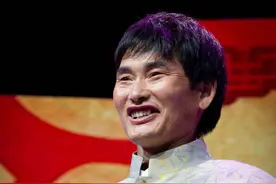 大衣哥朱之文向武汉捐款160万，可他自己却过得有点惨图片