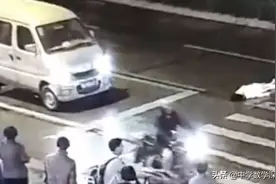 你以为见死不救就是道德沦丧？太天真了，没读点博弈论真可惜图片