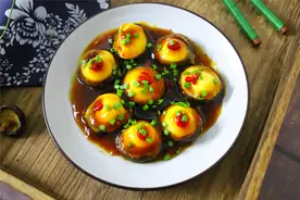 香菇和鹌鹑蛋是绝配，上锅一蒸，营养又美味，孩子一口一个抢着吃图片