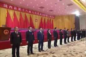县领导看望出席县十八届人大一次会议代表图片