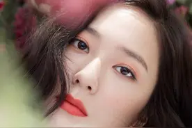 精英女军官郑秀晶与军犬兵张东润的奇妙碰撞~郑秀晶的清冷美艳图片