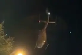 华盛顿街头成战区？政府出动黑鹰军机驱散抗议人群视频封面