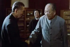 失去周恩来这个战友，毛泽东失声痛哭，对身边人说：我也走不动了图片