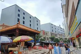 六甲村民加盖的铁皮房怎么办？官方这样回复图片