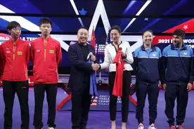 中美混双组合首合练，两国乒协互换球衣，美女CEO是刘国梁前队友图片
