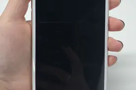 第一次见氧化超级严重的iPhone8Plus，关键还是原装机！图片