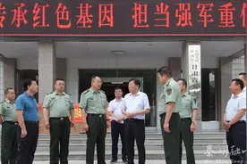 雷鸣带队慰问驻区部队官兵及重点优抚对象图片