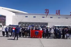 APP跳出贷款链接，四万多元竟打水漂，一起“外包”新型诈骗案浮出水面……图片