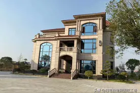 老妹40岁，离婚后帮爸妈盖房的心路历程！在老家没老公也幸福图片