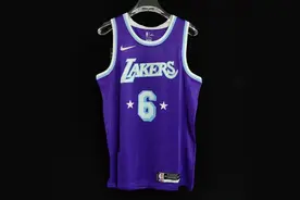 NBA球衣颜值分4个等级：湖人新赛季城市版A级，湖人SS级，那SSS呢图片