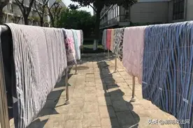 浙江一高校宿管阿姨帮学生晒被子，已晒三千多床图片