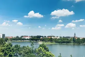 从《脱口秀大会》看美兰湖，笑着笑着就哭了图片