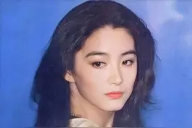 林青霞熬夜晒美照，黑色长发女神范十足，网友：被自己美到睡不着图片