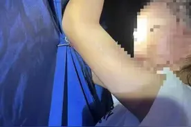 北京突发：小女孩被铁丝钩住，鲜血直流，消防员紧急处置图片