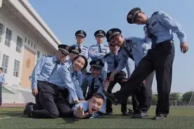 将来想报考警校，学生需要满足3个条件，缺一不可图片