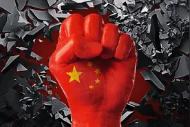不忍了！中国主动出击，接连挥出三记重拳，精准击中美国“七寸”图片
