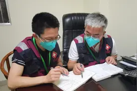 与变异株正面交锋，他被称为深圳医学界“福尔摩斯”图片