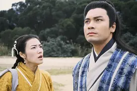恭喜！52岁“穆念慈”关宝慧宣布恋情，晒与男友贴脸合照太幸福图片