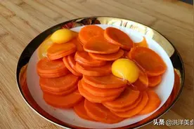 胡萝卜做的千层饼，外皮香酥，内里香甜，比面包都好吃图片