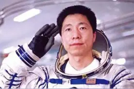 中国宇航员杨利伟图片