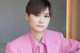“长得像男人”的5位女星，李宇春不是最像的，图5欺骗了一代人图片