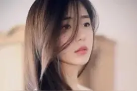 一位美女的独家故事图片