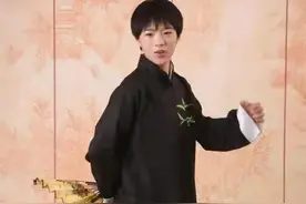 14岁女孩被德云社录取引热议，低龄化“九漏鱼”的遮羞布藏不住了图片